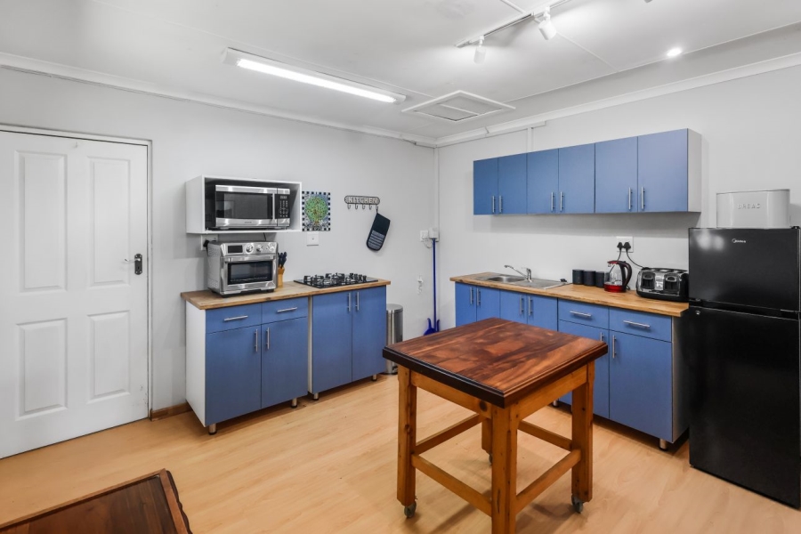 To Let 1 Bedroom Property for Rent in Beacon Bay Eastern Cape